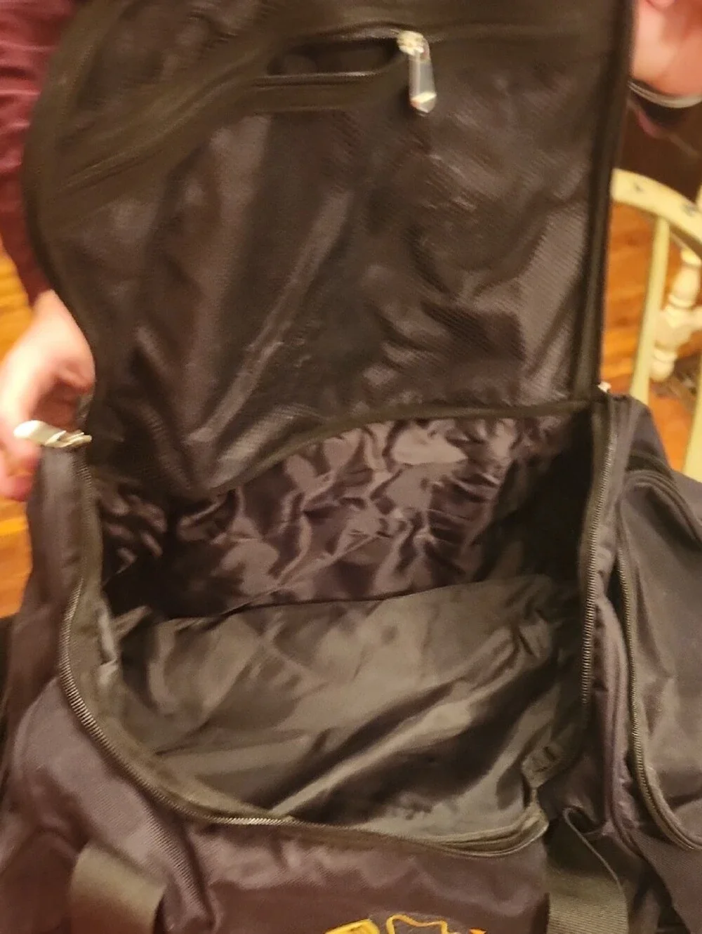 Blackhawks Rolling Carry-On Bag with Telescopic Handle